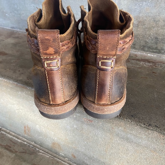 Born Temple Brown Leather Lace-Up Ankle Booties - Picture 5 of 6
